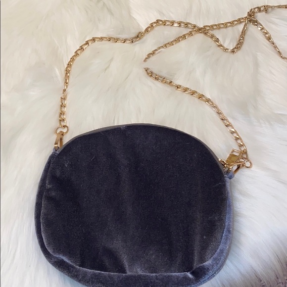 Floral embroidered gold chain grey purse - Picture 2 of 5